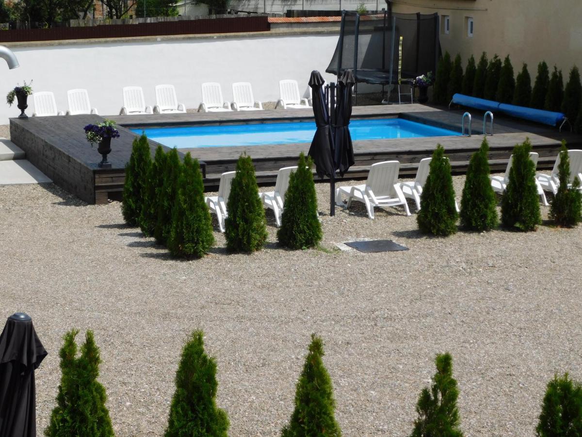 Mountain Vista Suites Зернешті Екстер'єр фото